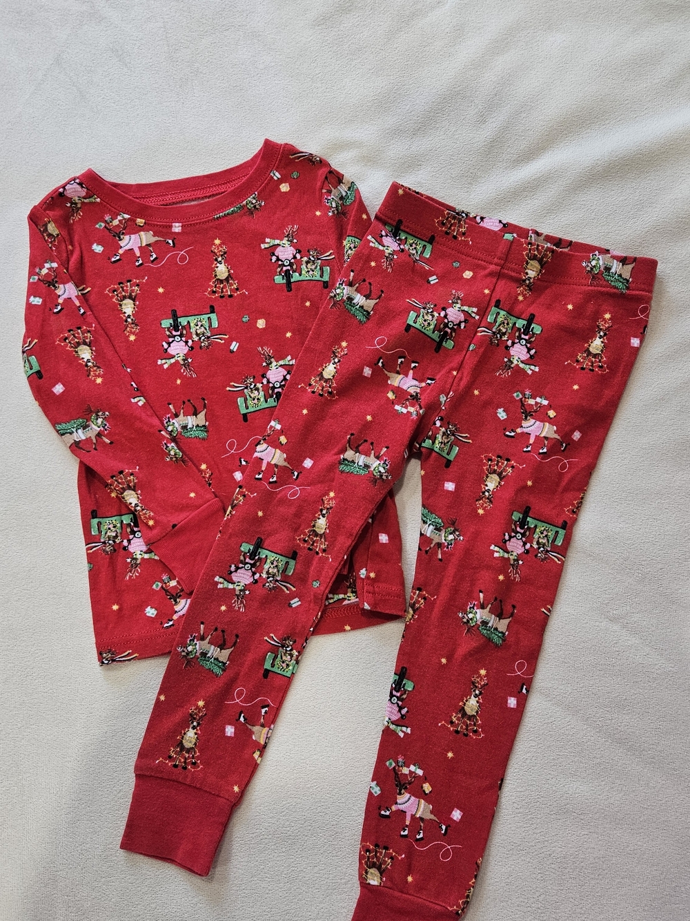 Old Navy Kids Red Christmas Reindeer Print Pajama Set -3T